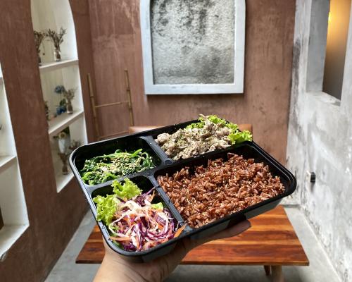 Chicken Grilled With Red Rice